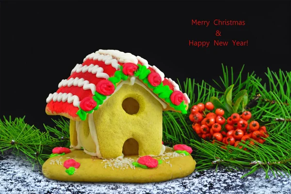 Gingerbread house jul gratulationskort på svart — Stockfoto