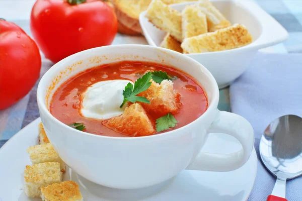 Tomatsoppa i skål — Stockfoto