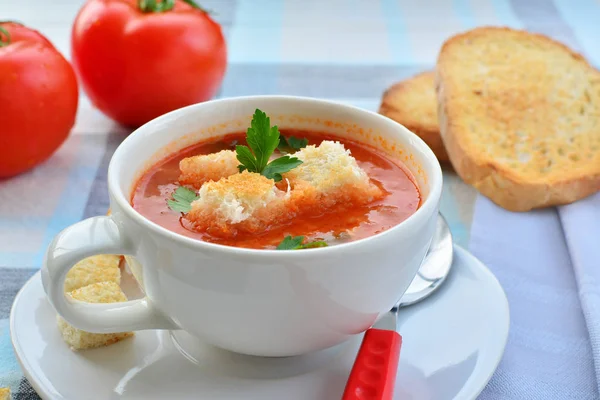 Tomatsoppa i skål — Stockfoto