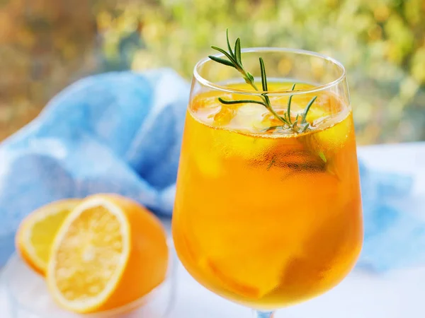 Refreshing cocktail with ice and rosemary — Stock Photo, Image