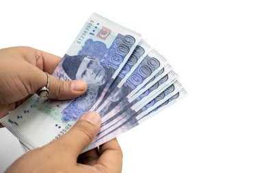 Pakistan para birimi, el ele tutuşan banknotlar, Pakistan bankası rupileri.