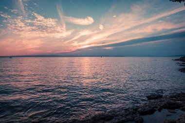 Akdeniz üzerinde güzel gün batımı