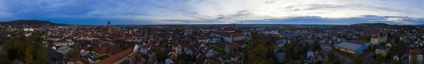 Prachtig panorama van een kleine stad — Stockfoto