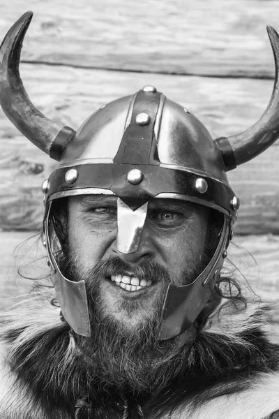 Portrét zlobí Viking — Stock fotografie