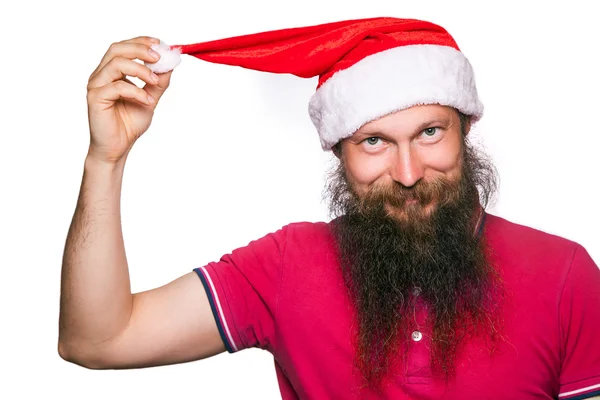 Mutlu mutlu adam kırmızı şapka ve t-shirt, atış studio sakallı. Beyaz arka plan üzerinde izole. — Stok fotoğraf