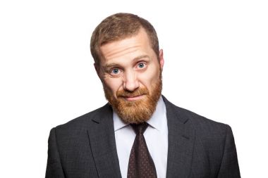 Mutsuz memnun işadamı. Kameraya bakarak beyaz izole.