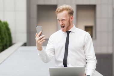 Zencefil işadamı Not görüntülü sohbet akıllı telefon.