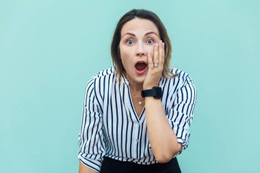 Olmaz! Sürpriz iş kadın kadını açılan ağız ve büyük 