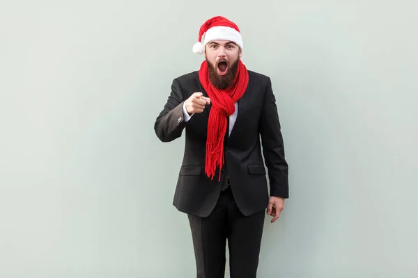 Uau, isso é óptimo! Retrato de empresário barbudo no Natal — Fotografia de Stock