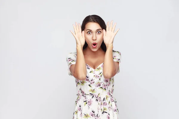 Expresiones y emociones del rostro humano. Oriente Medio adulto joven — Foto de Stock