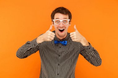 Deli Yöneticisi Yaşasın. 