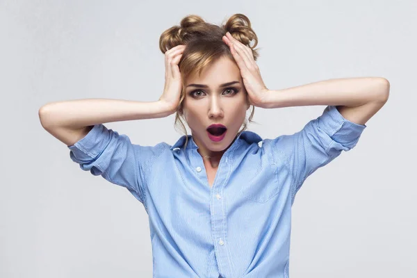 Blonde woman showing gesture — Stock Photo, Image