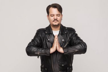 Acımasız adam rahatlatıcı 