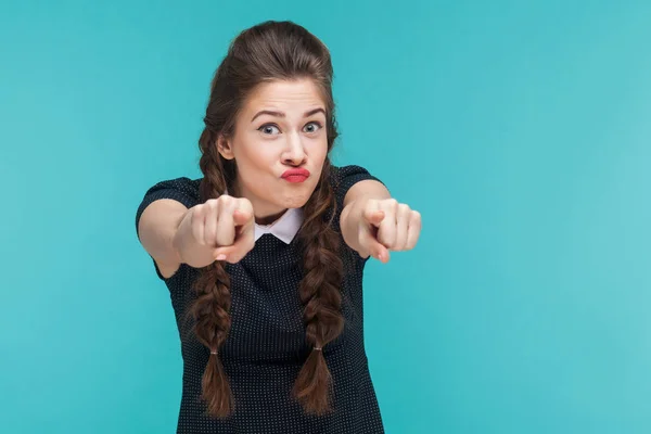 Porträt Einer Verrückten Frau Die Mit Dem Finger Auf Die — Stockfoto