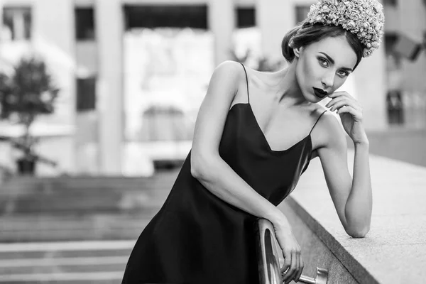 Gorgeous Woman Wearing Flower Crown Black Dress Leaning Metal Railing — Stock Photo, Image