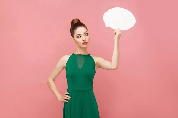 Woman Green Dress Holding White Banner Form Speech Bubble Pink — Stock Photo, Image