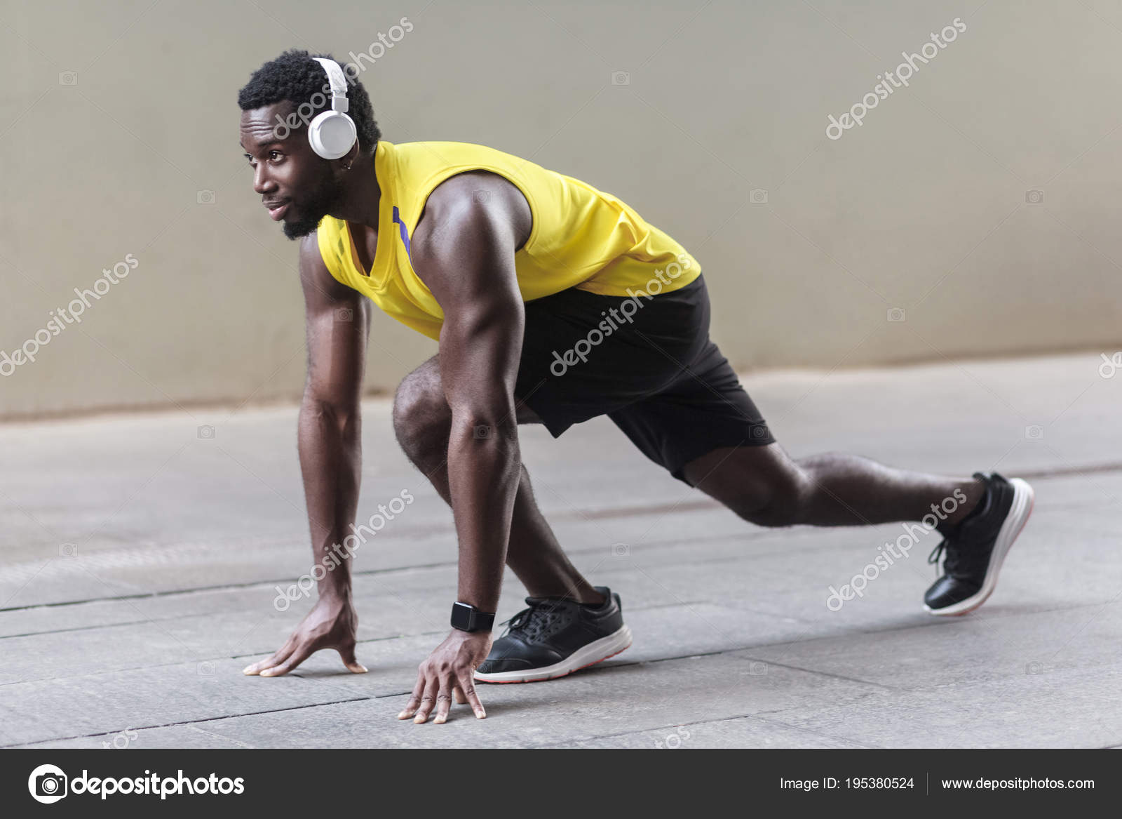 Sprinter running pose | Premium Photo - rawpixel