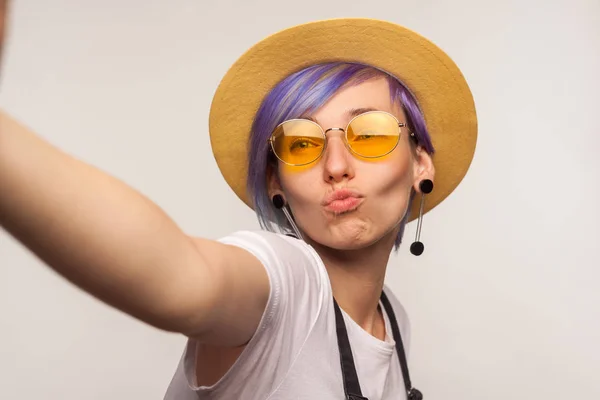 Portrait of lovely glamour hipster girl taking selfie, looking a — Stock Photo, Image