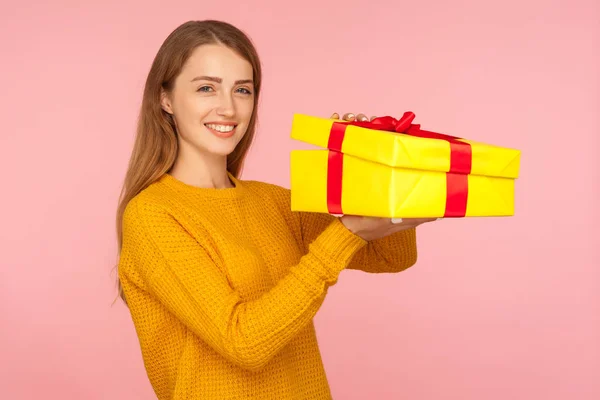 Portrait of attractive red hair girl in sweater opening gift box — 스톡 사진