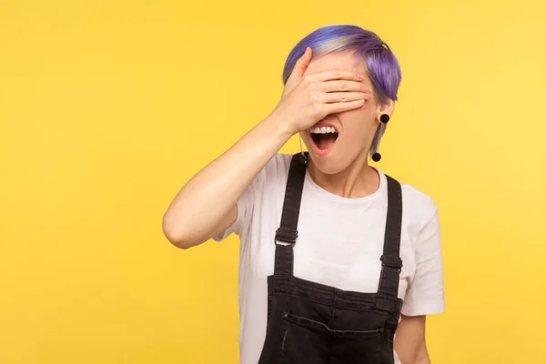 Don't want to look. Portrait of scared shocked girl covering eye — Stock Photo, Image
