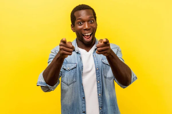 Hey you! Portrait of happy fascinated man pointing fingers at ca — Stock Photo, Image