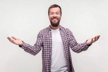 Seni gördüğüme sevindim! Cömert sakallı bir adamın portresi.