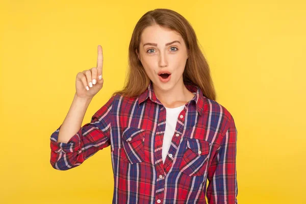 Eureka, excelente ideia! Retrato de inspirada menina gengibre inteligente i — Fotografia de Stock