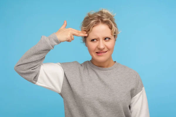 Kill me please. Depressed woman with curly hair in sweatshirt po — Stock Photo, Image