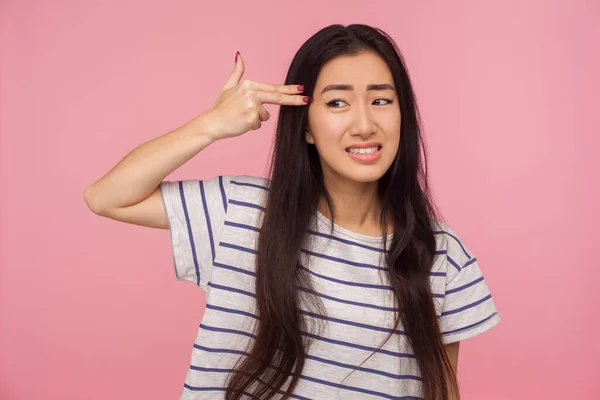 Zelfmoordgebaar Portret Van Depressief Meisje Met Brunette Haar Shirt Gericht — Stockfoto