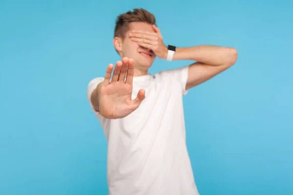 Watching Portrait Scared Shamed Man Casual White Shirt Covering Eyes — Stock Photo, Image