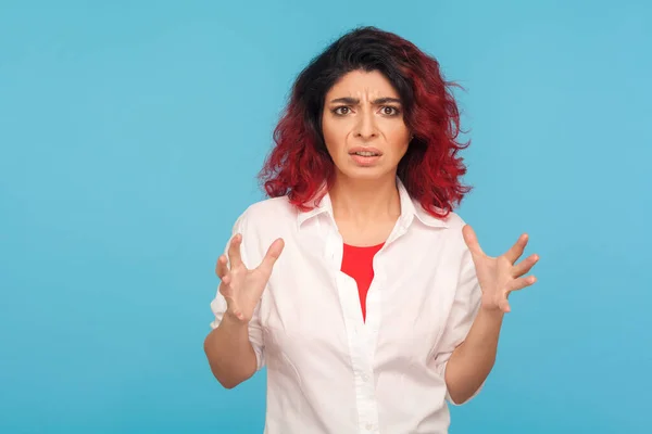 Retrato Mujer Hipster Frustrada Con Pelo Rojo Lujo Camisa Pie — Foto de Stock