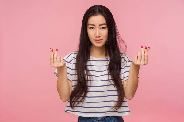 Dej Splátku Portrét Atraktivní Asijské Dívky Brunetovými Vlasy Pruhovaném Tričku — Stock fotografie