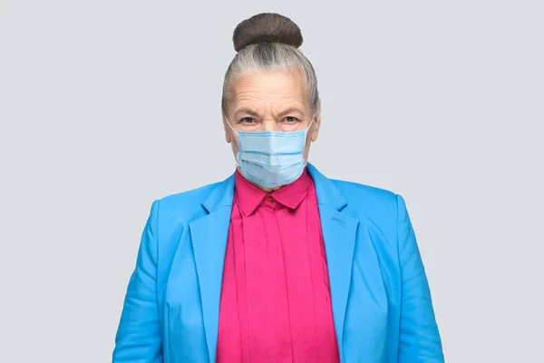 Protección Contra Enfermedades Contagiosas Coronavirus Mujer Anciana Con Máscara Higiénica — Foto de Stock