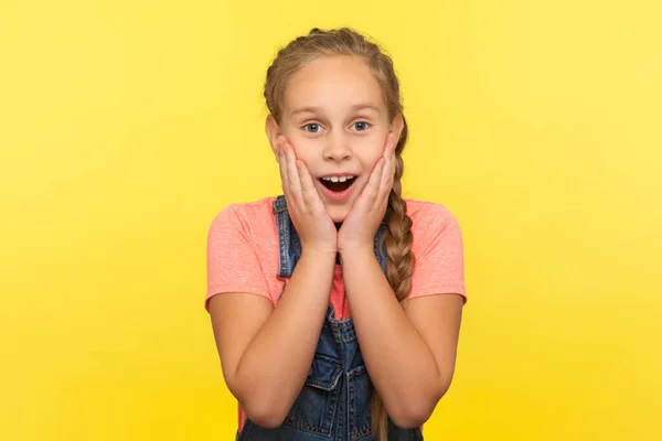 Awesome Unexpected Event Portrait Astonished Little Girl Touching Face Surprise — Stock Photo, Image