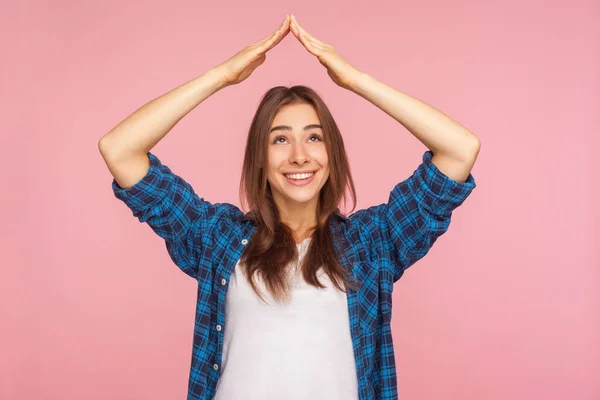 Seguro Vida Protección Retrato Chica Feliz Camisa Cuadros Sintiéndose Seguro —  Fotos de Stock