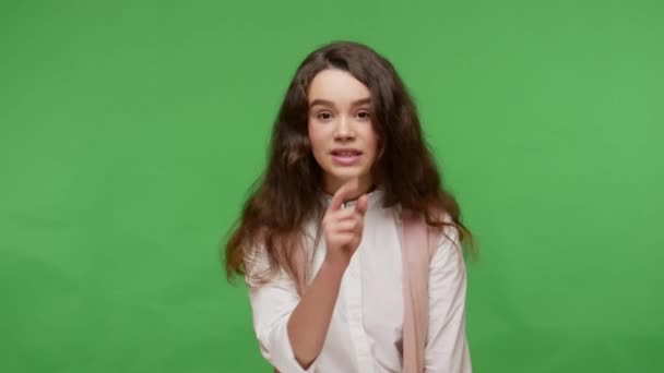 Wees Alsjeblieft Stil Vertel Geen Geheim Vrolijke Tiener Brunette Meisje — Stockvideo