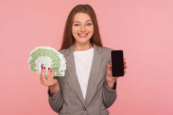 Lånesøknad Søk Nett Portrett Smilende Forretningskvinne Dressjakke Med Euro Sedler – stockfoto