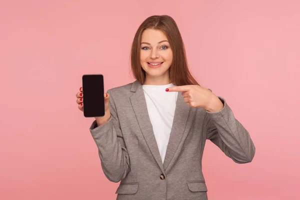 Publicidade Aplicativos Negócios Móveis Retrato Senhora Chefe Elegante Jaqueta Terno — Fotografia de Stock