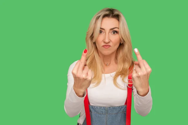 Portret Van Boze Onbeleefde Brutale Vrouw Denim Overalls Die Communicatie — Stockfoto