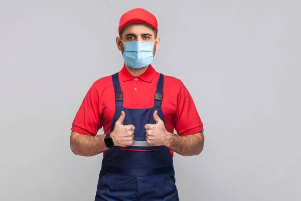 Trabajo Está Hecho Retrato Joven Con Máscara Médica Quirúrgica Azul —  Fotos de Stock