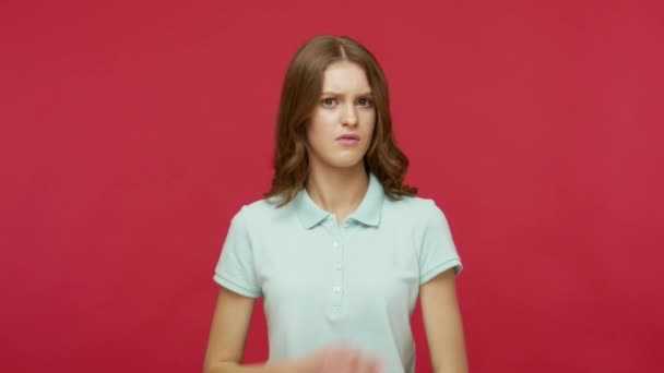Eindig Dit Het Einde Bezorgd Serieuze Jonge Vrouw Polo Shirt — Stockvideo