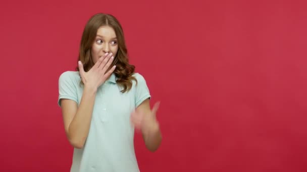 Surprised Overjoyed Woman Pointing Copy Space Expressing Amazement Showing Workspace — Stock Video