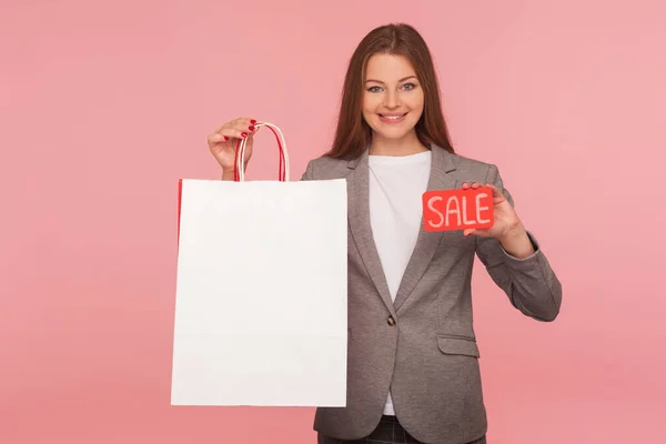 Descuentos Tienda Moda Retrato Feliz Mujer Negocios Elegante Traje Chaqueta — Foto de Stock