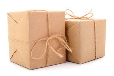 Hediye kutuları, hediye izole beyaz bir arka plan üzerinde.