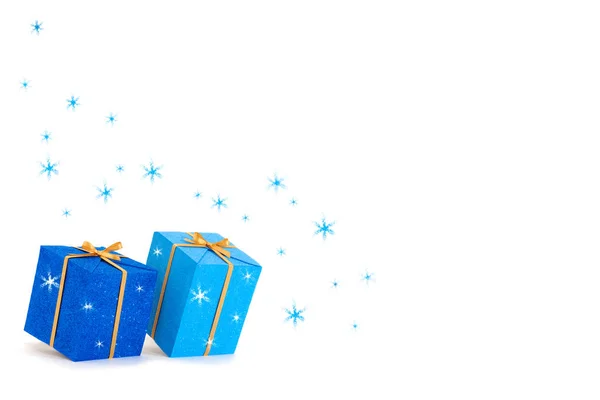 Tarjeta de felicitación de Navidad.Cajas de regalo, regalos sobre un fondo blanco — Foto de Stock
