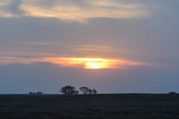 Puesta Sol Naranja Con Nubes — Foto de Stock