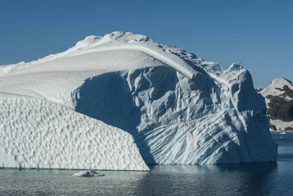 Schwimmendes Eis Nahe Der Antarktischen Halbinsel — Stockfoto
