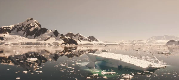 Paraiso Bay Βουνά Τοπίο Antartic Pennsula — Φωτογραφία Αρχείου