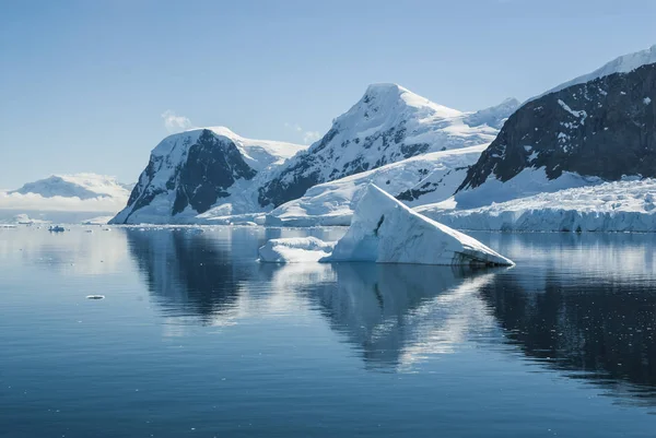 Antarktis Bergslandskap Deception Island — Stockfoto