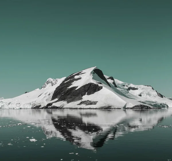 Paraiso Bay Mountains Landscape Antarctic Pennsula — Stock Photo, Image